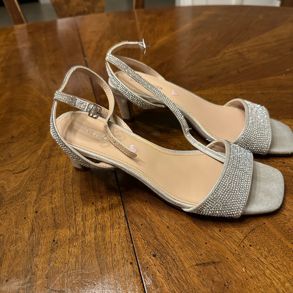Elegant Steve Madden Silver Heels with Rhinestone Detailing